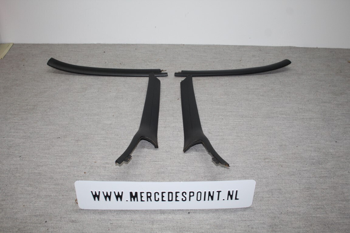 Lijsten set voorruit W114 Coupe