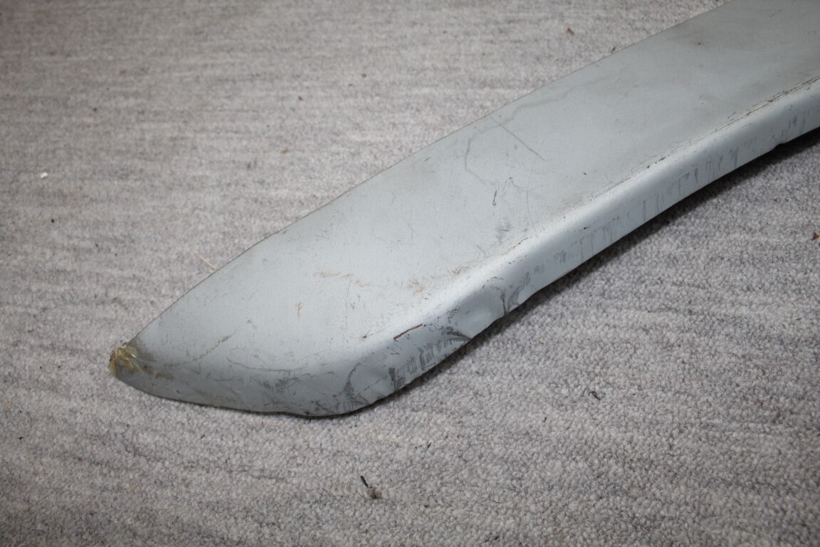 Reparatiestuk achter scherm R