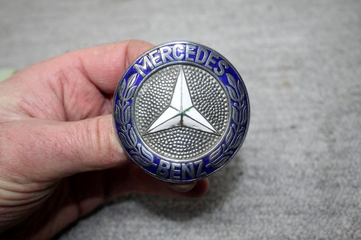 Mercedes logo voor op grille