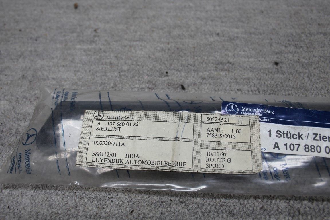 Sierstrip linksvoor Sierstrip linksvoor