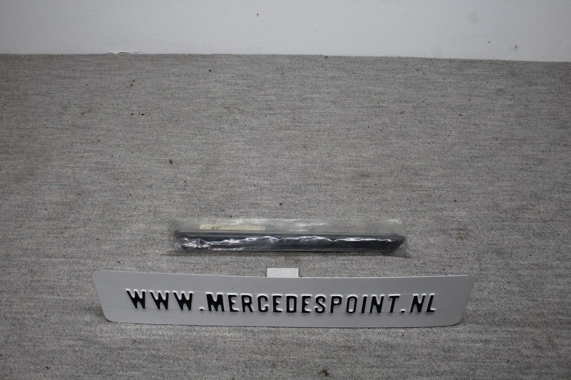 Sierstrip linksvoor Sierstrip linksvoor