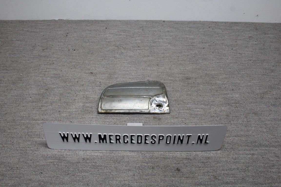 Steenslagplaat links A Cabriolet