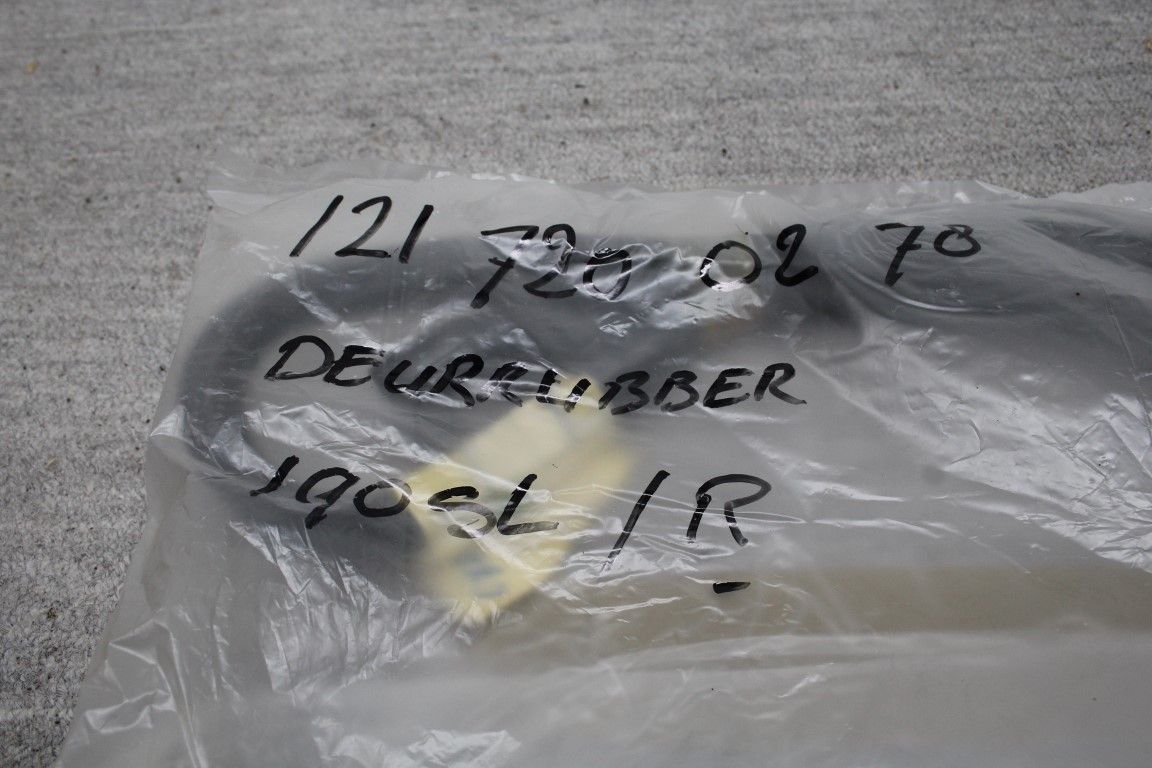 Deur rubber R