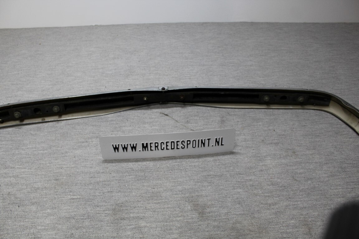 Voorbumper W114 / 115 Voorbumper W114 / 115