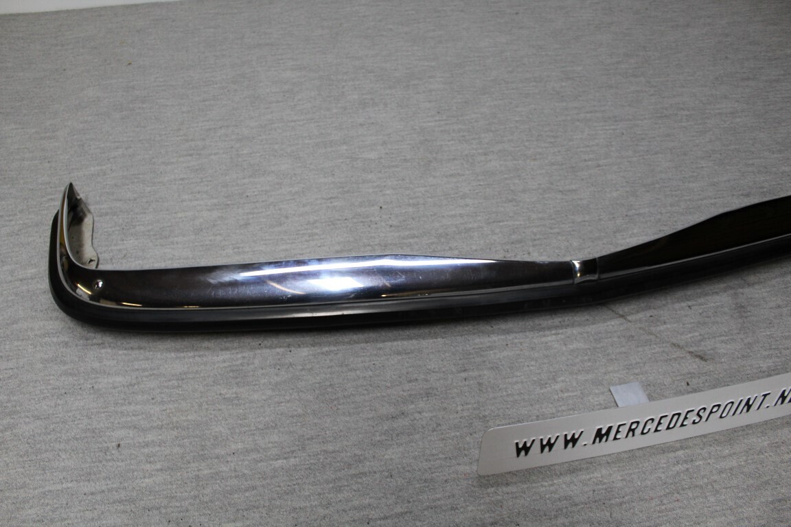 Voorbumper W114 / 115 Voorbumper W114 / 115