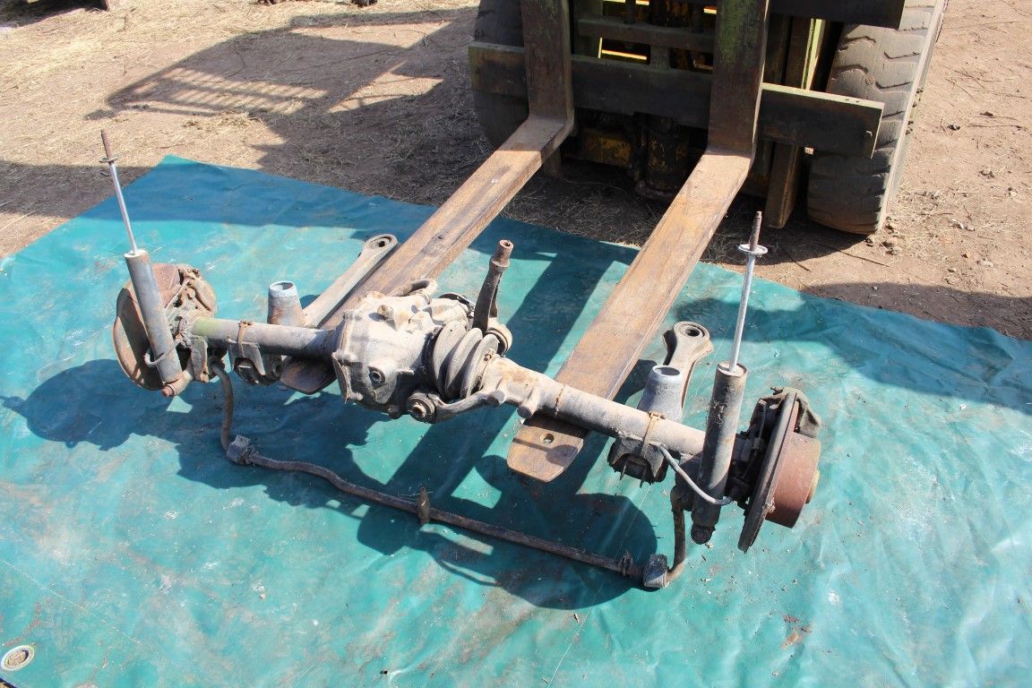 Achteras met sper differentieel overbrenging : 2,82 Achteras met sper differentieel overbrenging : 2,82