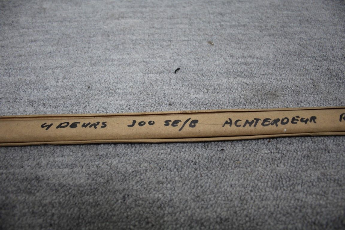 Achterdeur strip rechts (NOS) Achterdeur strip rechts (NOS)
