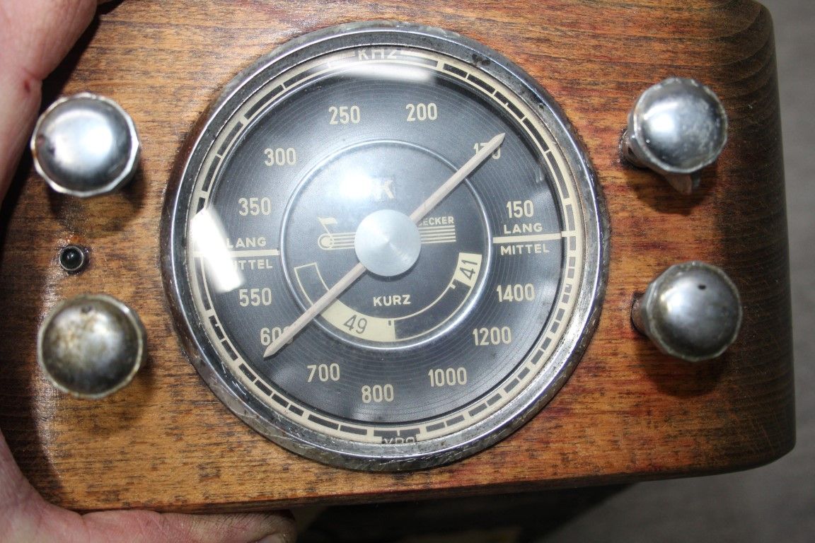 Becker Rondschaal radio Becker Rondschaal radio