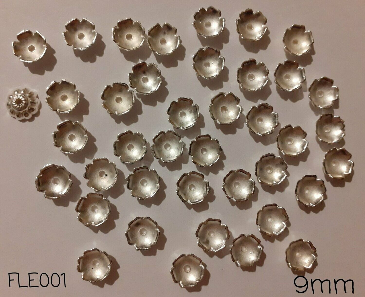 100 coupelles fleurs 9 mm argenté 