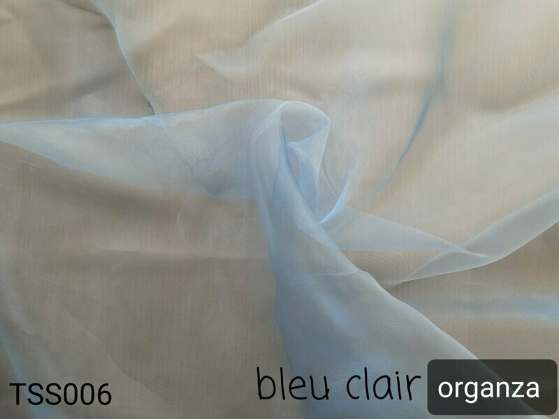 Organza couleur bleu clair