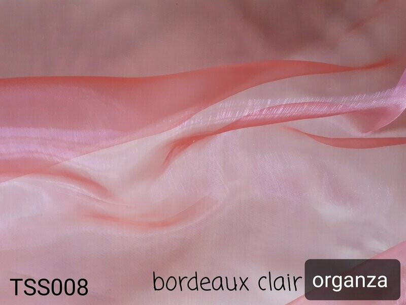Organza couleur bordeaux clair