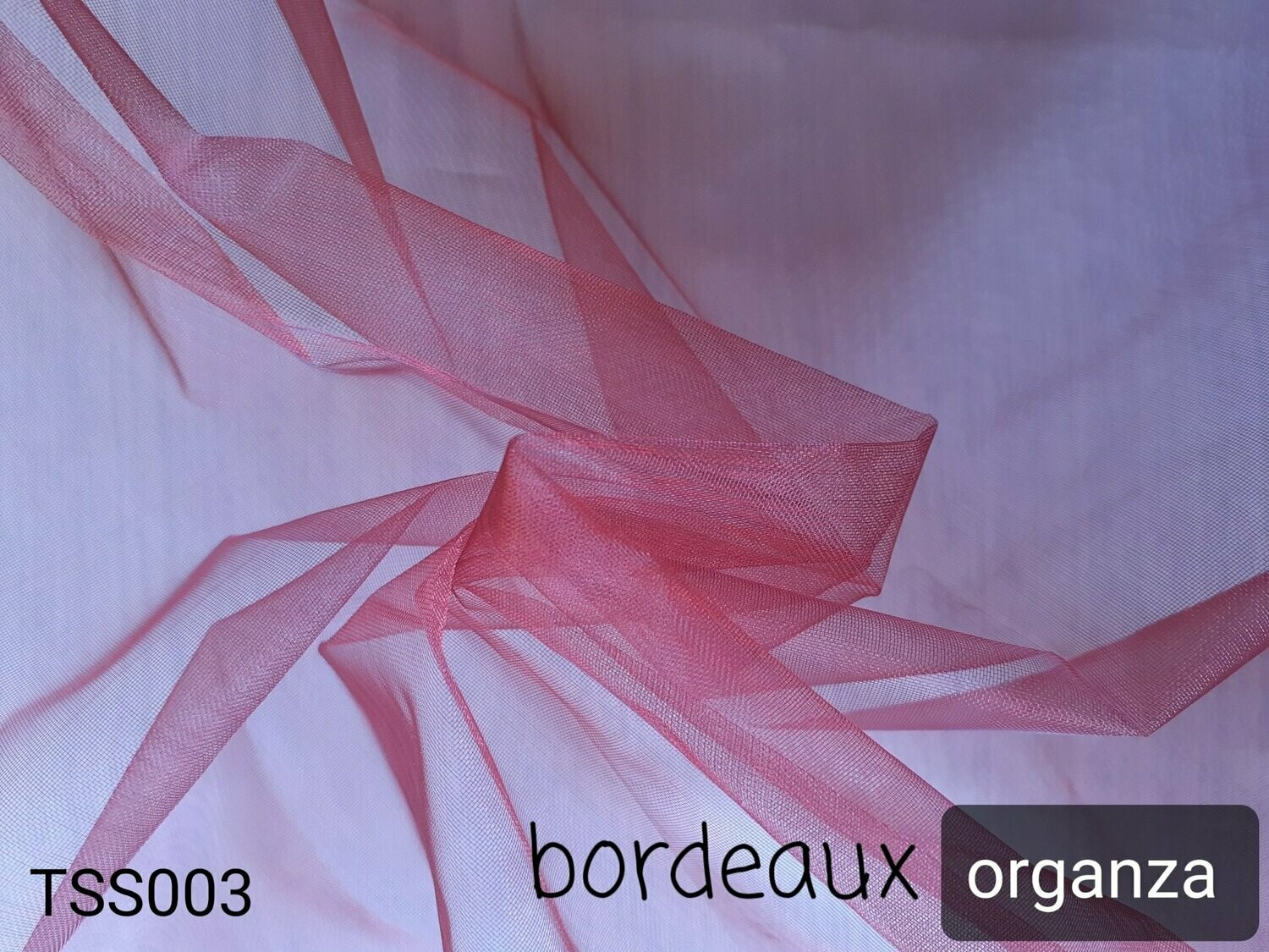 Organza couleur bordeaux