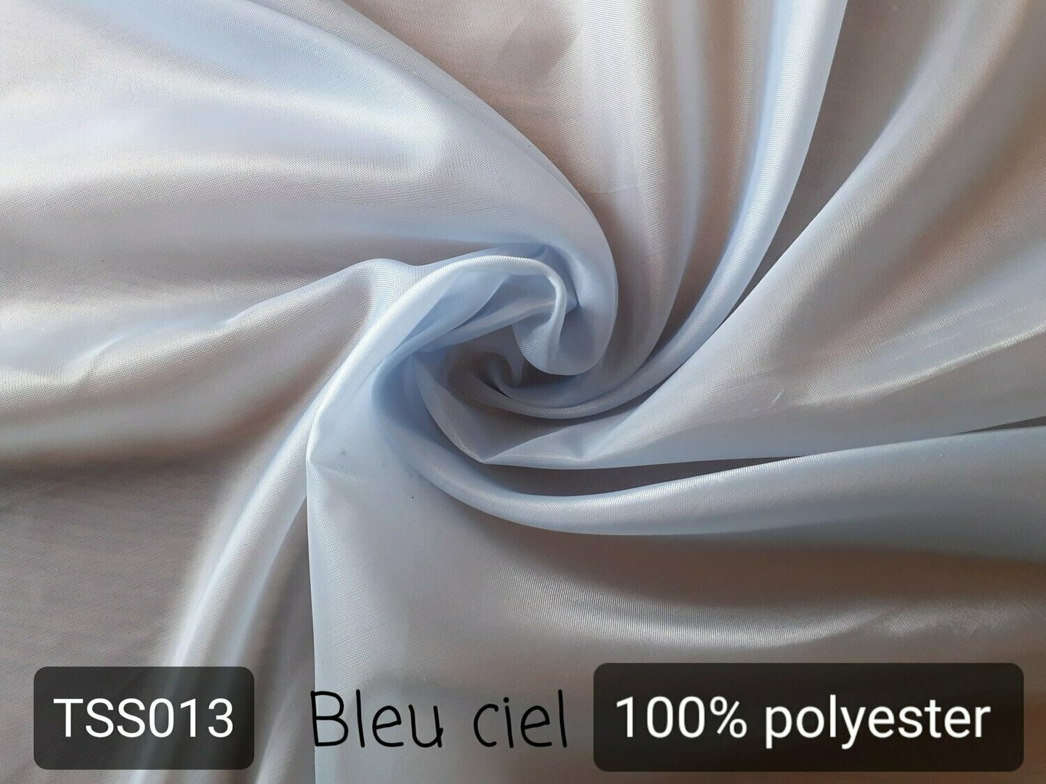 Doublure 100% polyester bleu ciel