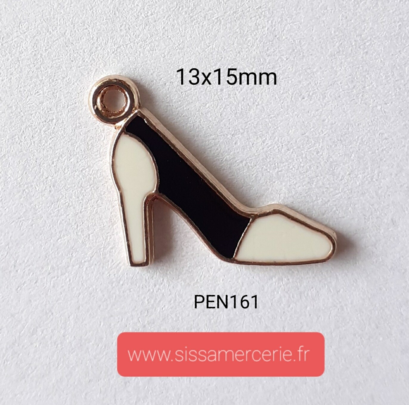 Pendentif / breloque chaussure noir & blanc
