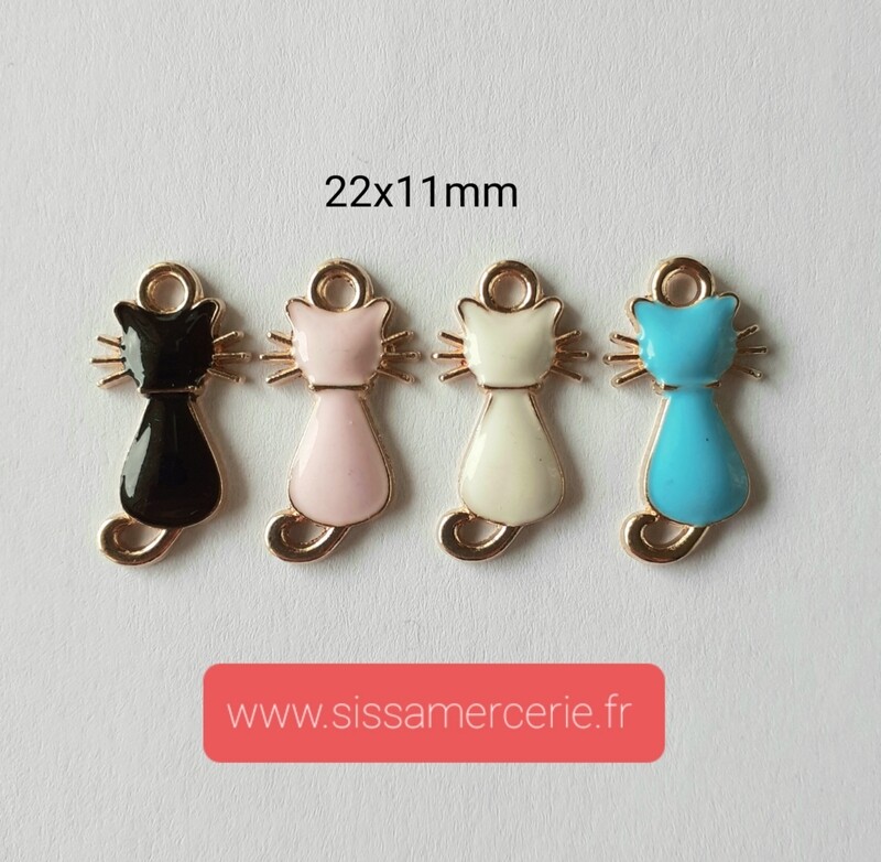 Pendentif / breloque chat queue dorée