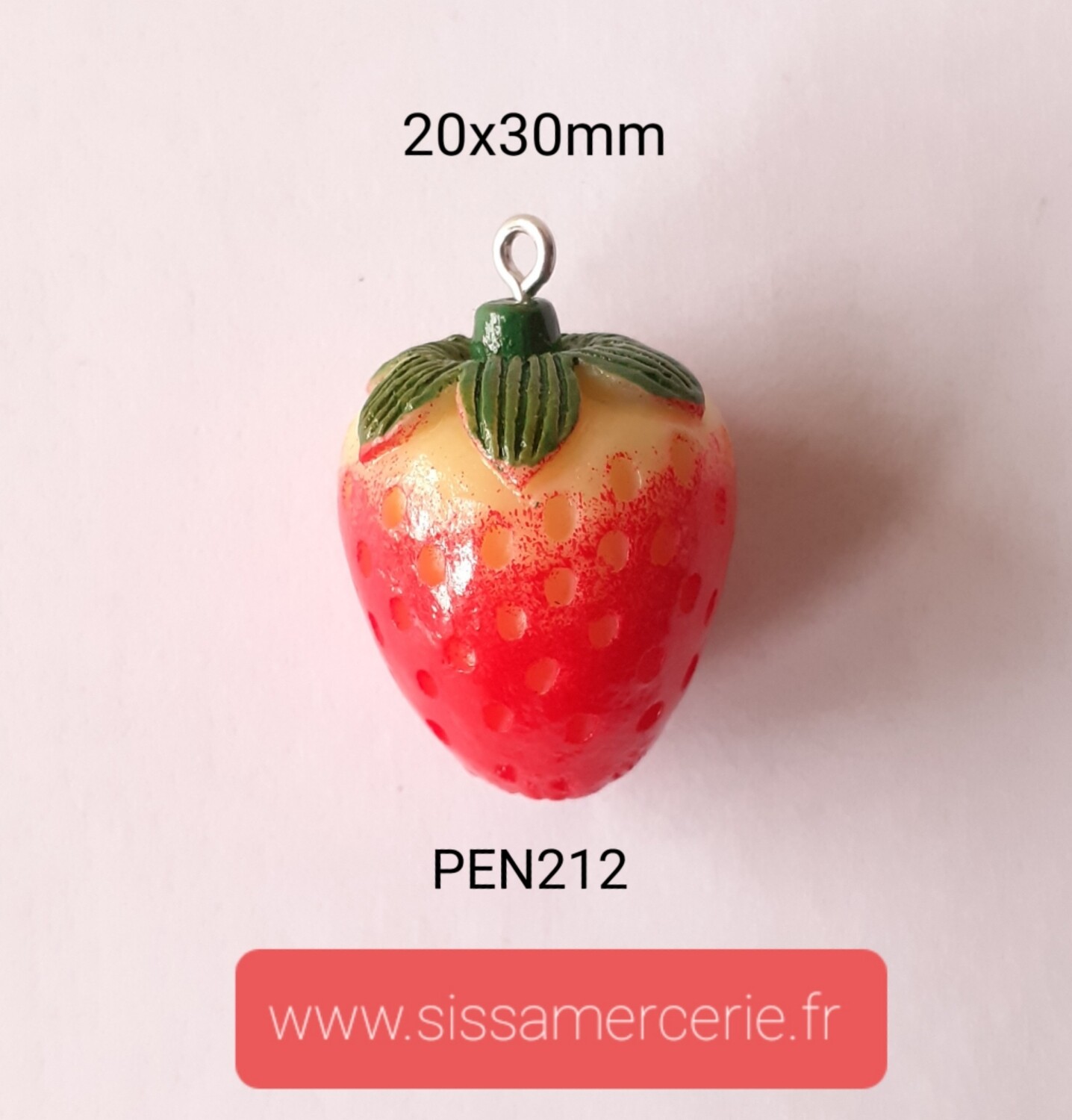 Pendentif / breloque fraise en résine
