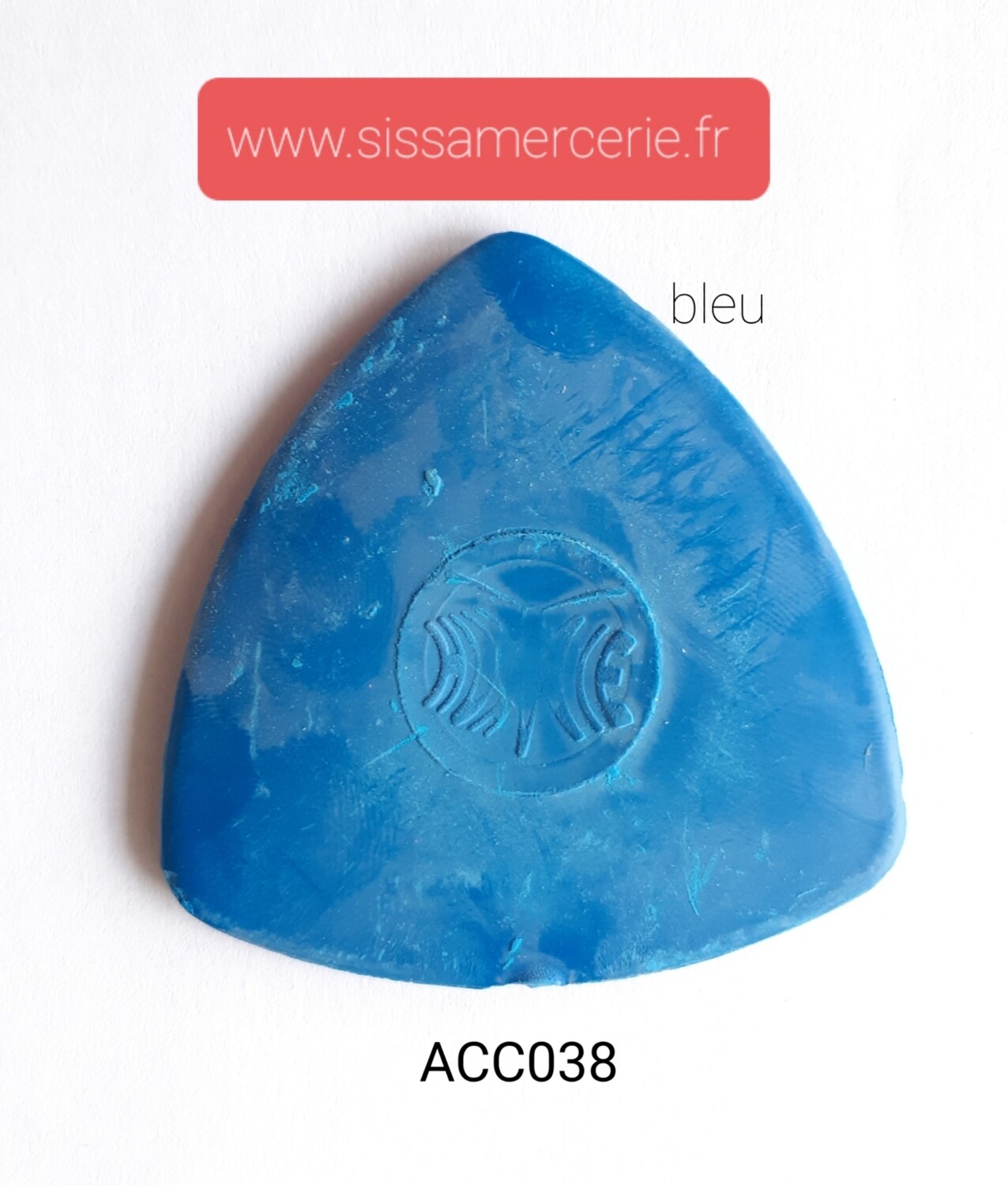 Craie tailleur triangulaire bleu