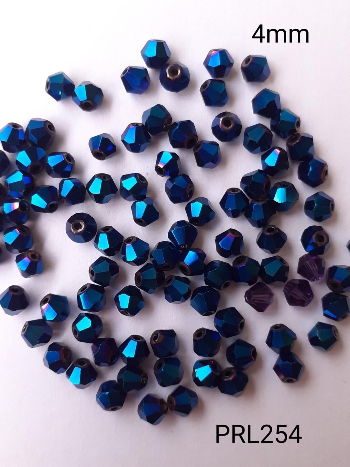 200 perles verre toupie 4mm / 38 couleurs 2eme partie, Couleur: bleu foncé nacré