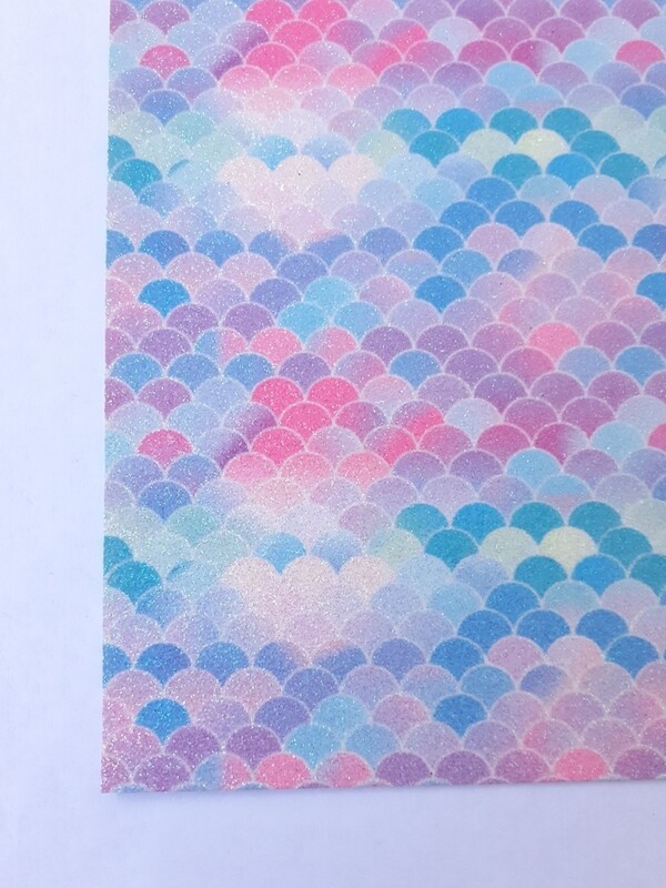 Feuille A4 simili cuir glitter écaille bleu clair et rose