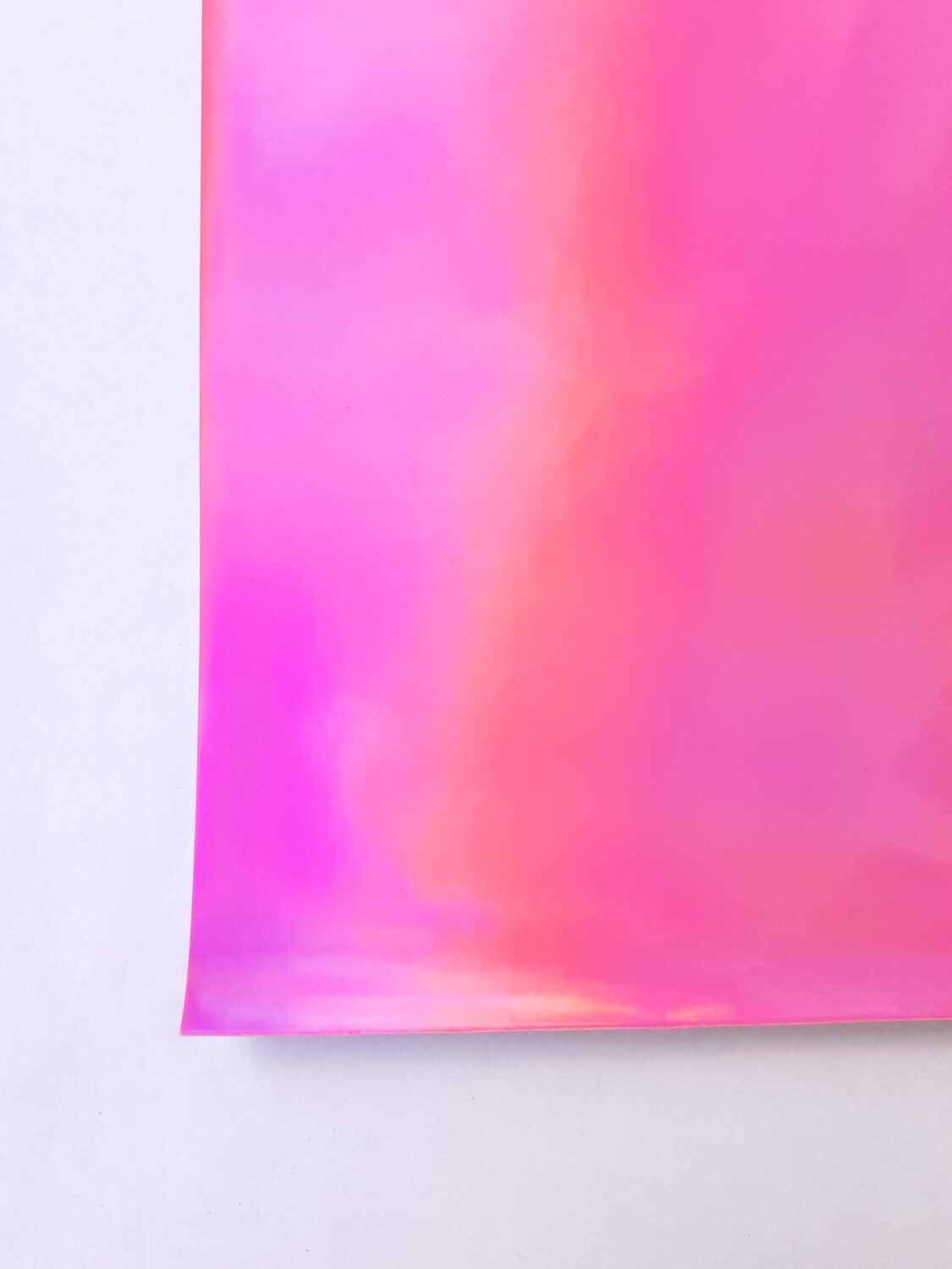 Feuille A4 simili cuir brillant holographique rose