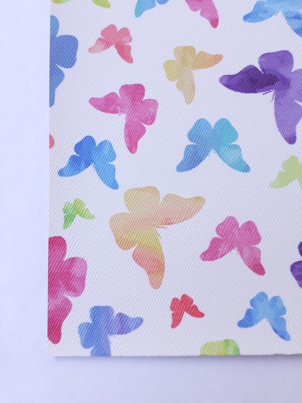 Feuille A4 simili cuir papillon arc en ciel