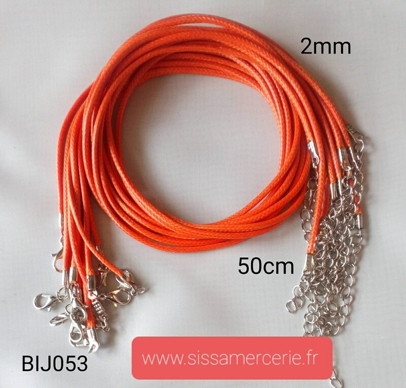 Collier 50cm en cuir de polyester ciré 2mm orange foncé
