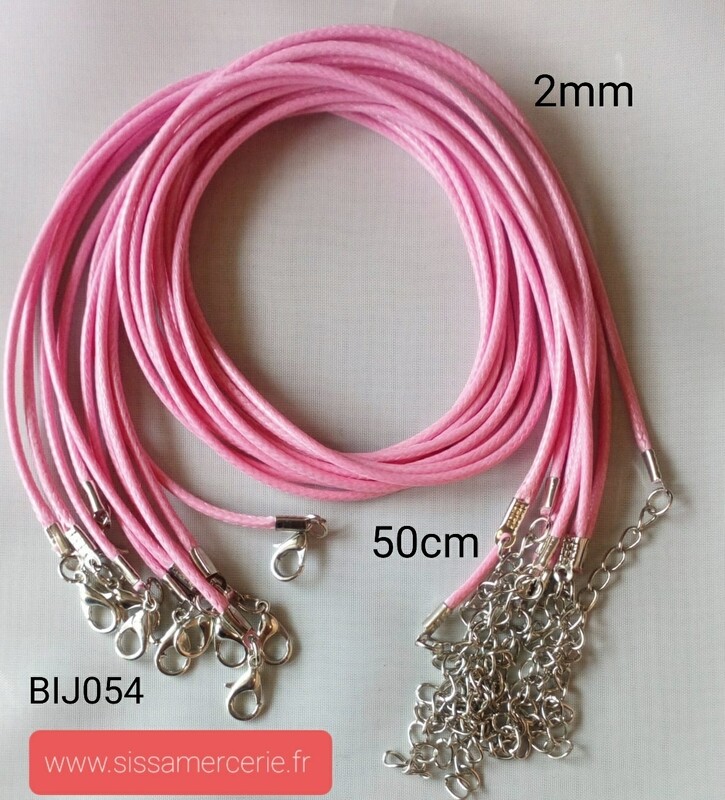 Collier 50cm en cuir de polyester ciré 2mm rose