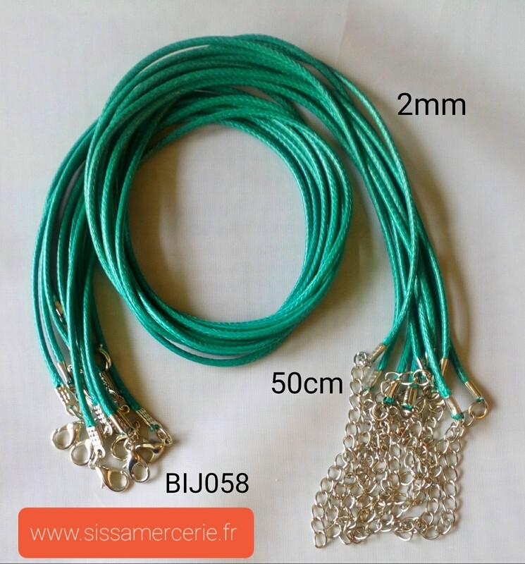 Collier 50cm en cuir de polyester ciré 2mm vert foncé