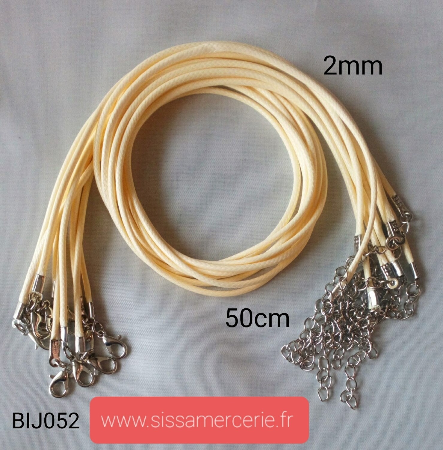 Collier 50cm en cuir de polyester ciré 2mm écru