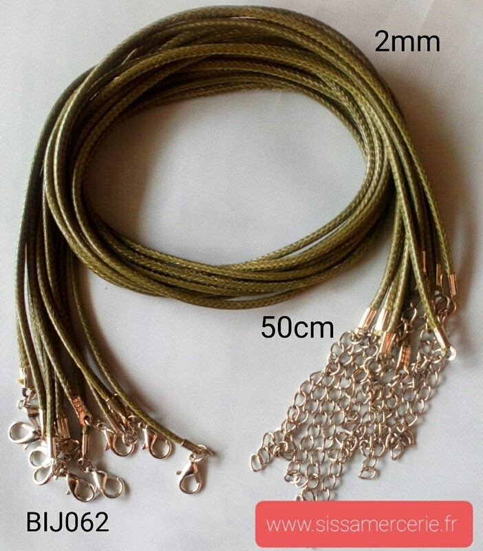 Collier 50cm en cuir de polyester ciré 2mm kaki