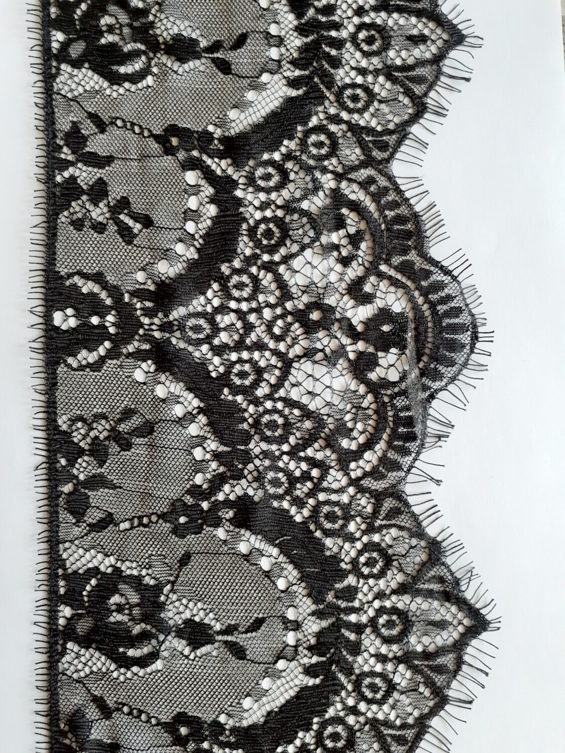 3 mètres dentelle coton noire avec cils 16 cm