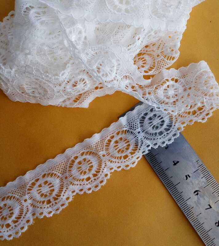 4.3 mètres dentelle blanche extensible 29 mm
