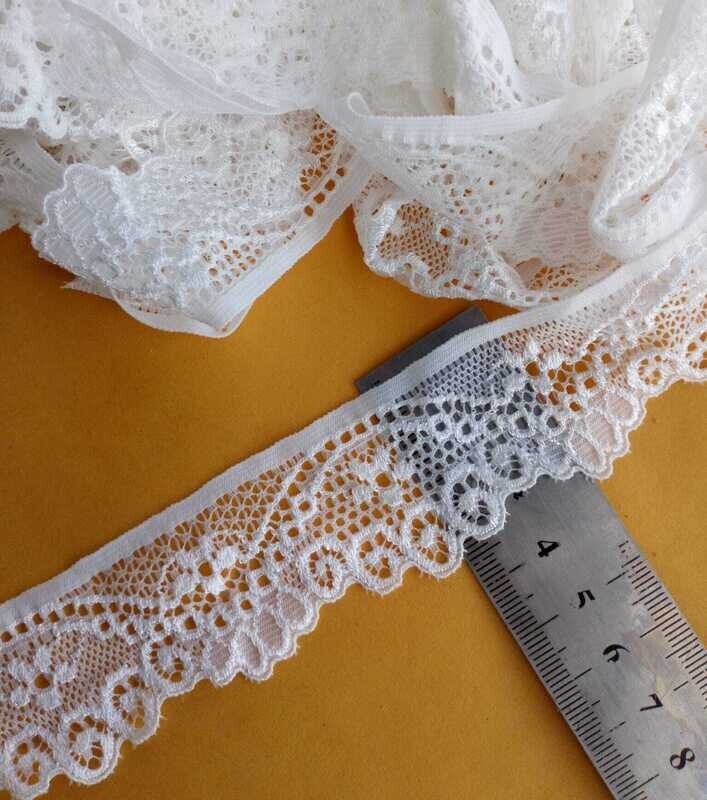 4.3 mètres dentelle blanche extensible 35 mm