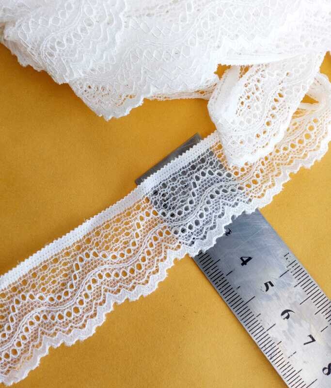 4.3 mètres dentelle blanche extensible 31 mm