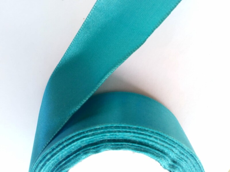 22,86 mètres ruban satiné 40mm bleu