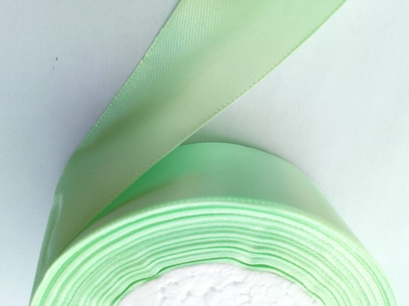 22,86 mètres ruban satiné 40mm vert pistache 