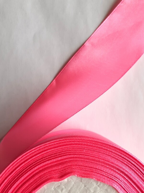 22,86 mètres ruban satiné 40mm rose