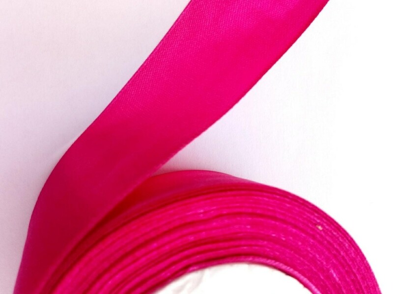 22,86 mètres ruban satiné 40mm fushia