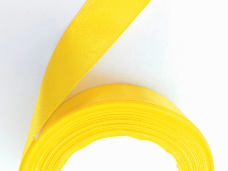 22,86 mètres ruban satiné 25mm jaune foncé 