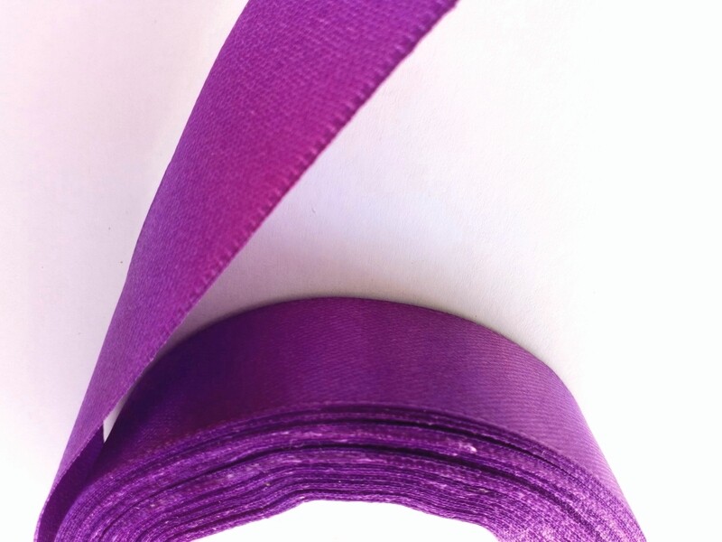 22,86 mètres ruban satiné 25mm violet 
