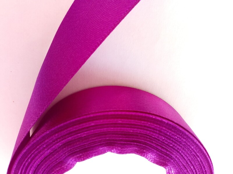 22,86 mètres ruban satiné 25mm rose violet
