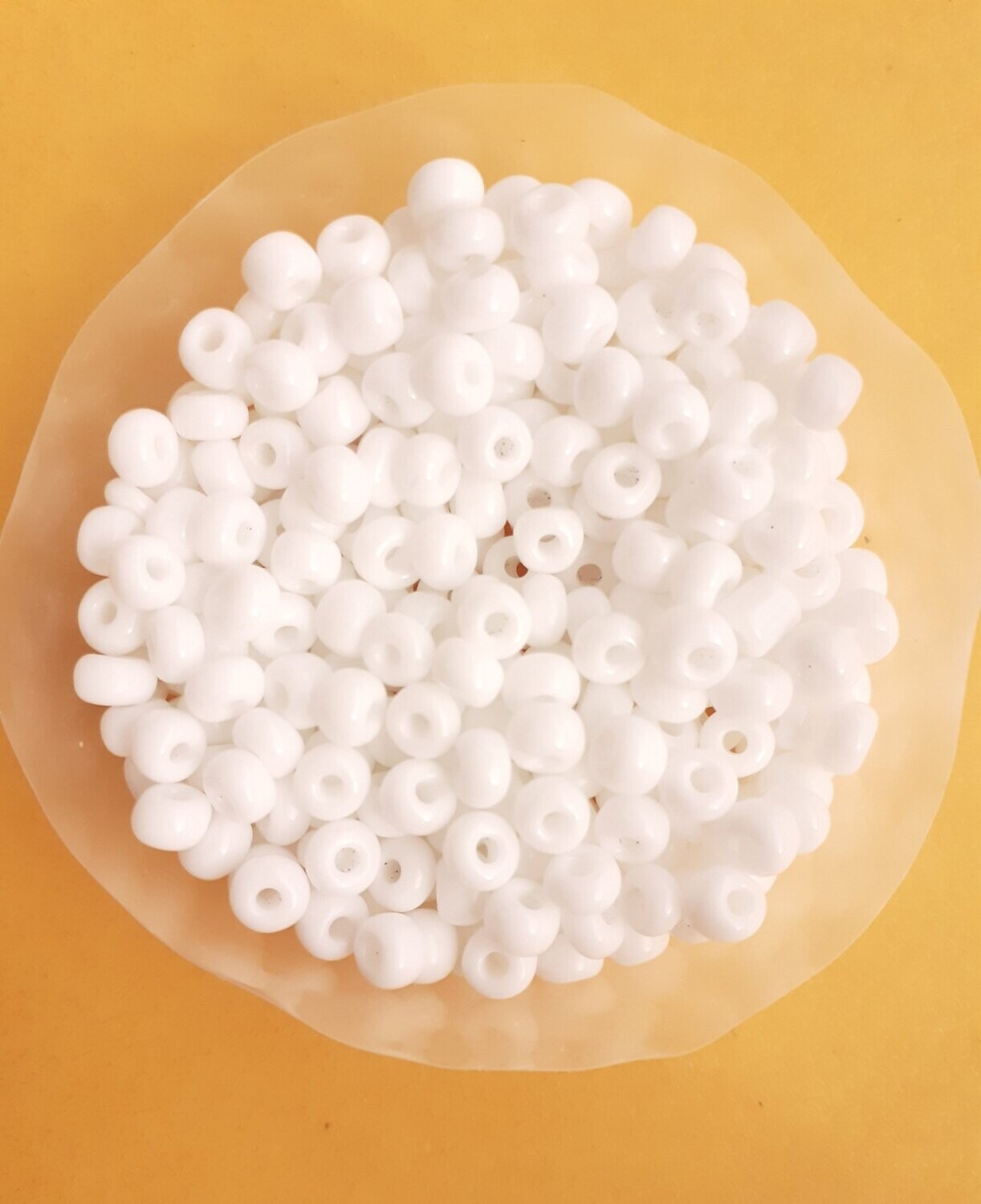 450 perles en verre 4MM (40g) blanc opaque