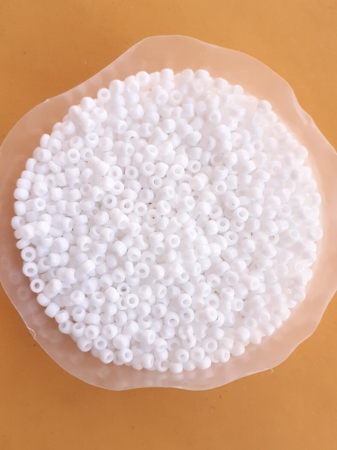 2600 perles en verre 2MM (40g) blanc opaque