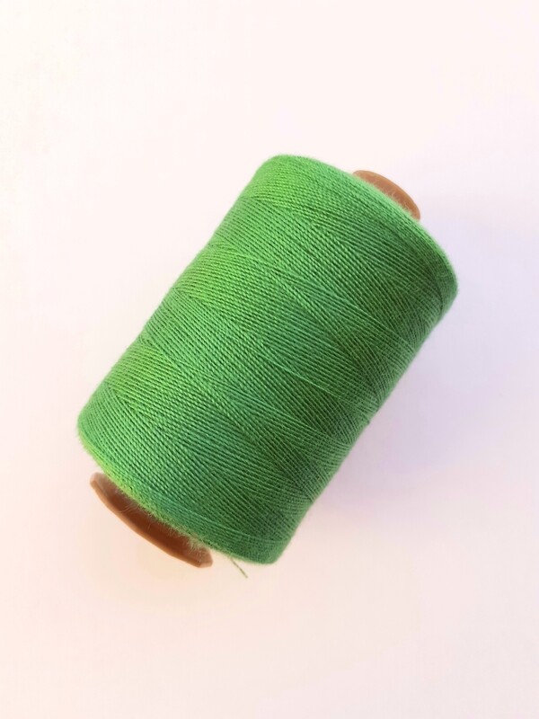 Bobine 914 mètres 100% polyester n°40/2 vert herbe