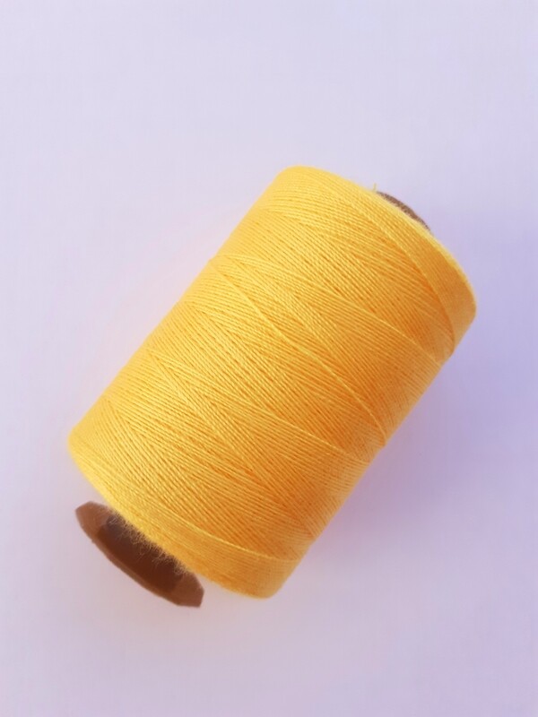 Bobine 914 mètres 100% polyester n°40/2 jaune foncé 