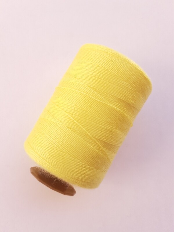 Bobine 914 mètres 100% polyester n°40/2 jaune