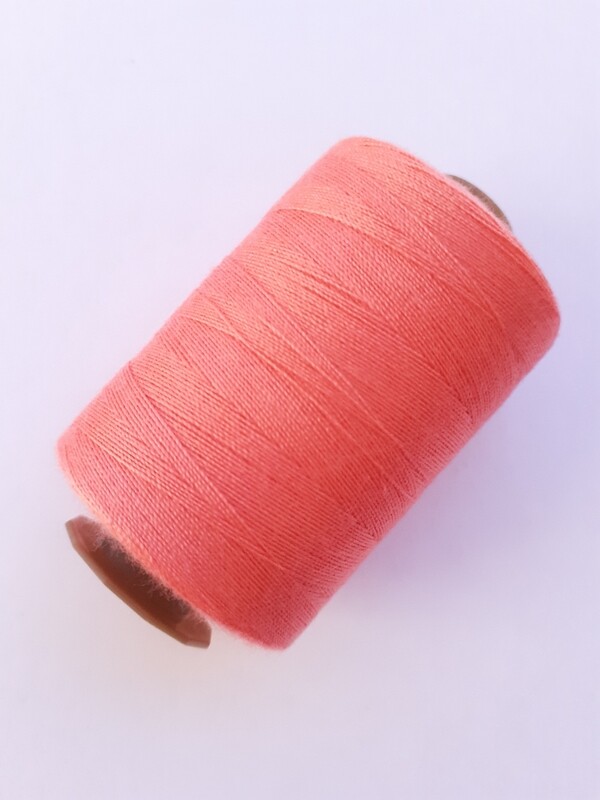 Bobine 914 mètres 100% polyester n°40/2 corail