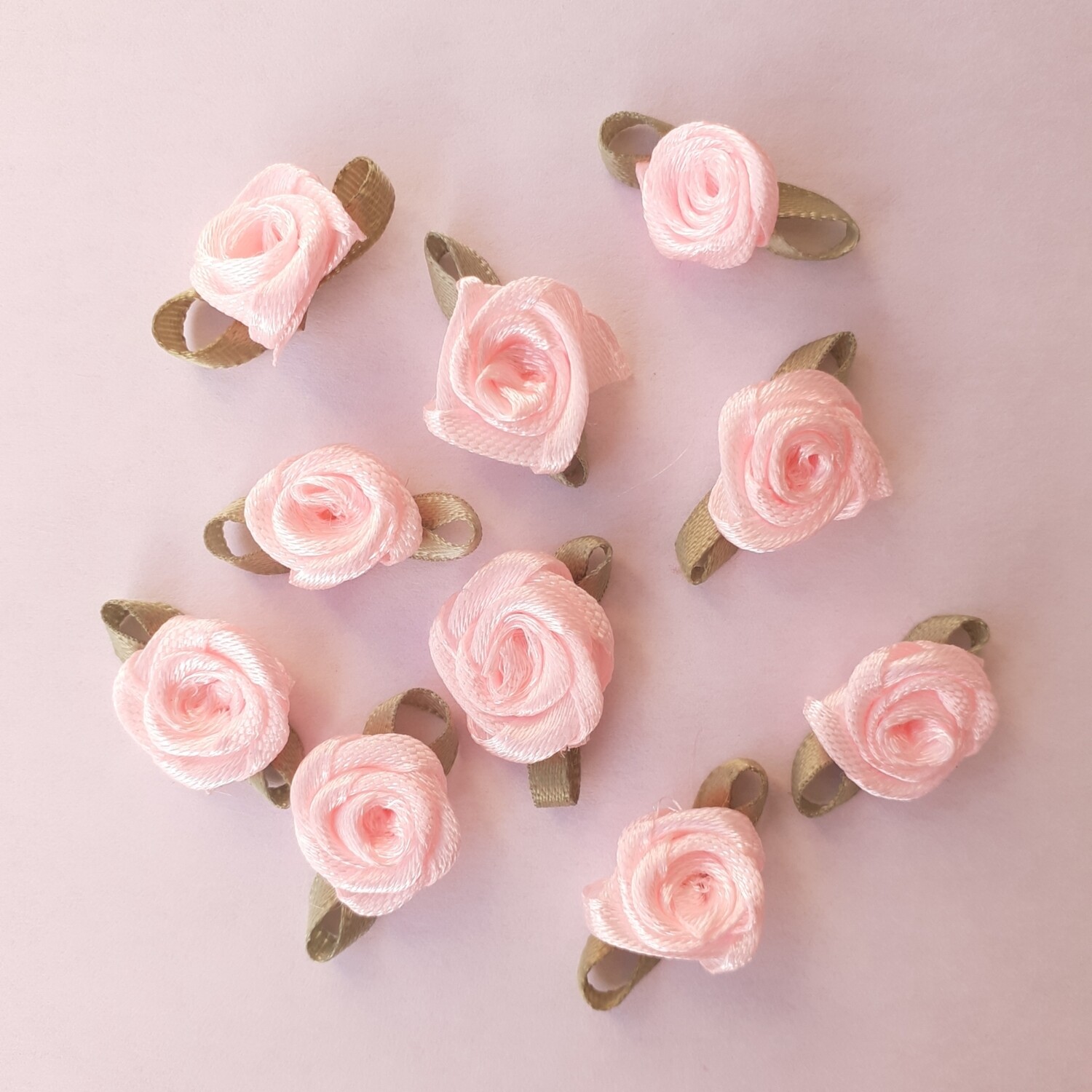 10 fleurs avec feuilles 2.5 cm / choisissez vos couleurs