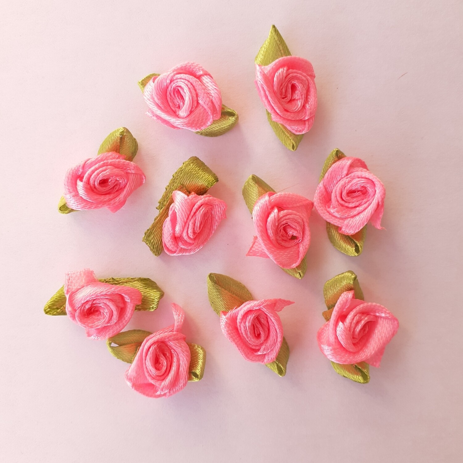 10 fleurs avec feuilles 2.5 cm / choisissez vos couleurs