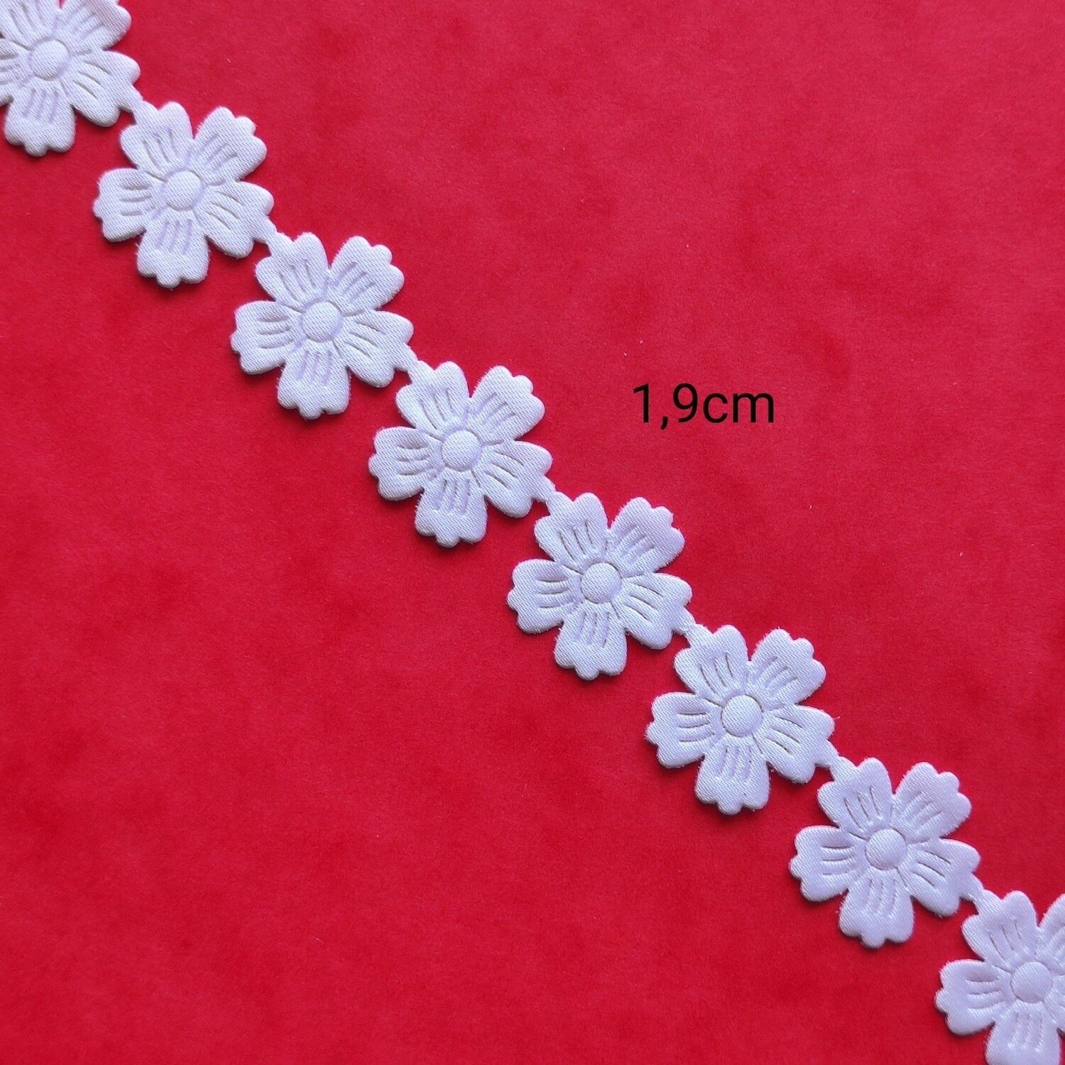 Ruban de fleurs blanches 1.9 cm de diamètre